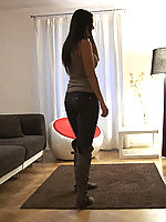 Amateur cunt in pantyhose and heels