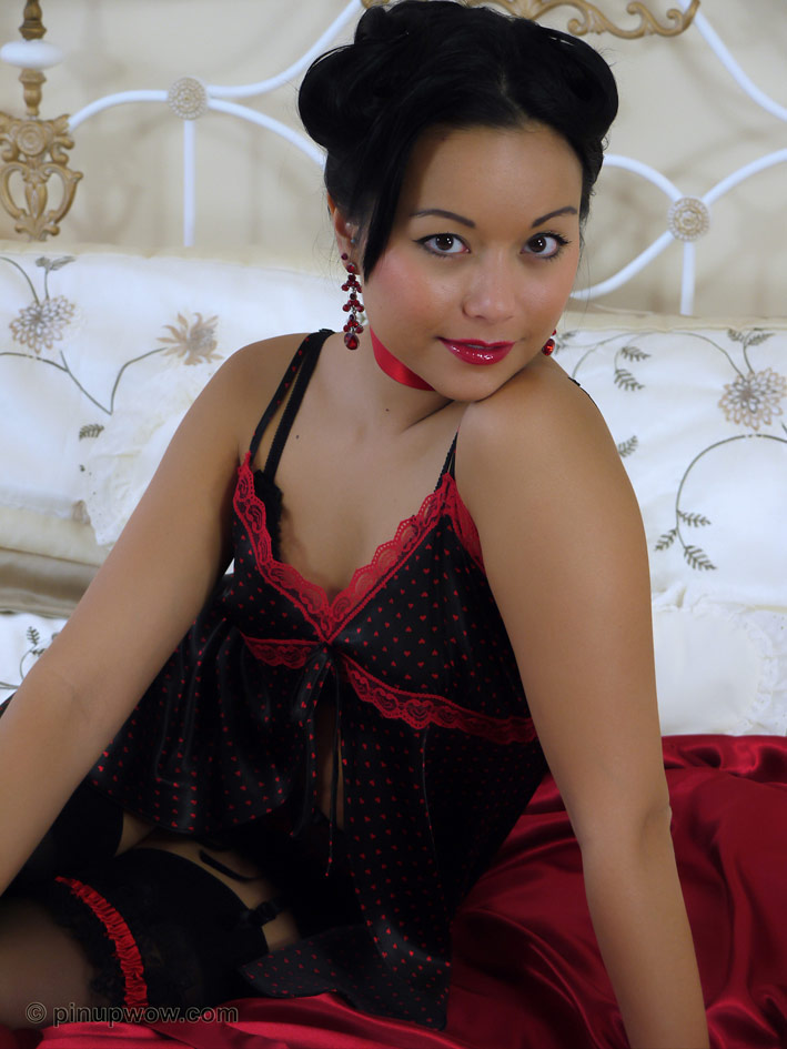 Amateur english model in stilettos and nylons