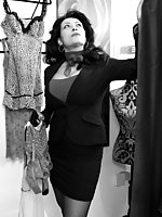 Leggy mature in sexy lingerie and sexy stockings