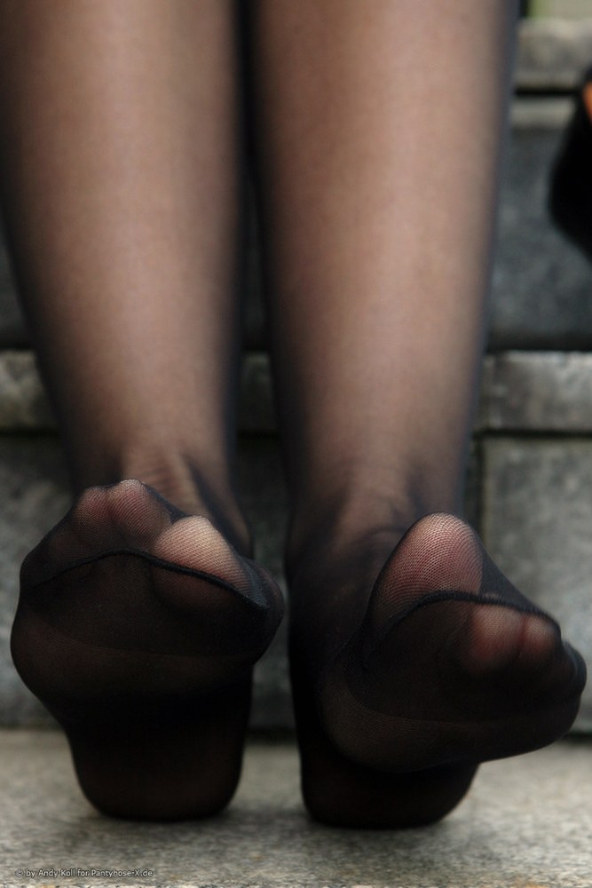 German model in leggins and heels