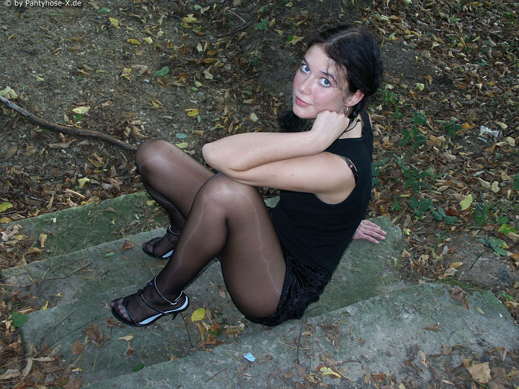 German pornstar in nylons and heels