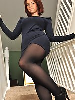 UK pussy in lingerie and seamed stockings